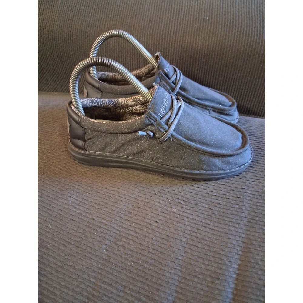 Hey Dude Wally Slip Ons Youth Sz 3 Black Casual Versatile Comfort Washable Shoes